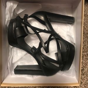 Michael KORS Charlize Platform Leather